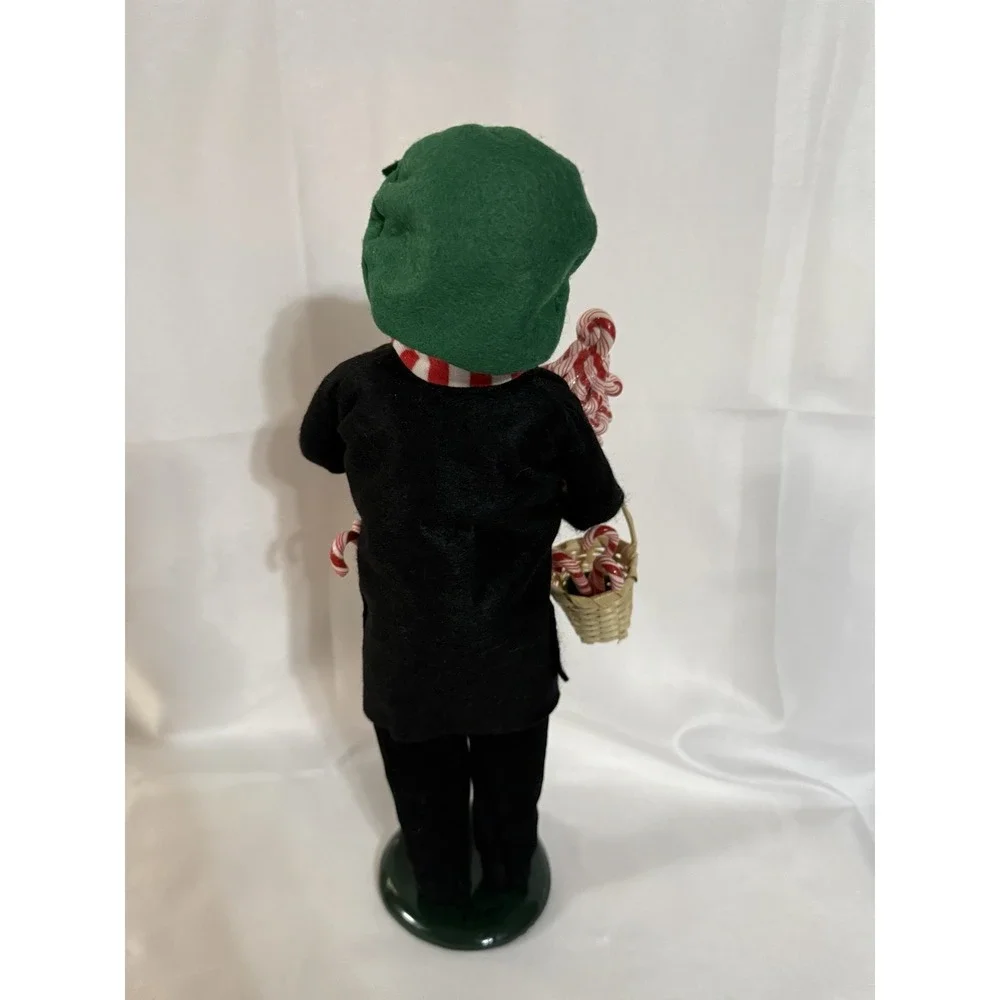 Byers Choice Caroler Candy Cane Seller Christmas Figure 13